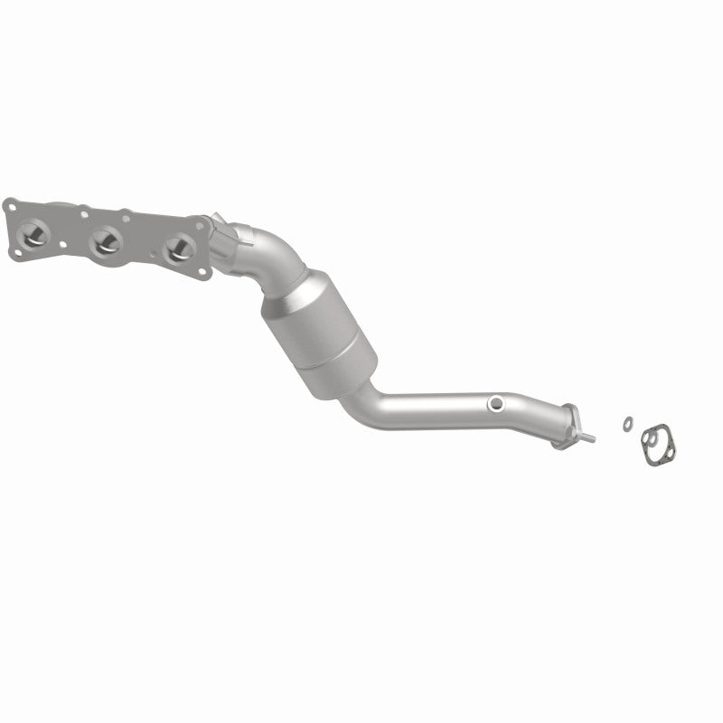 MagnaFlow Direct Fit Catalytic Converter 2008-2010 BMW 528i/528i xDrive 3.0L Underbody