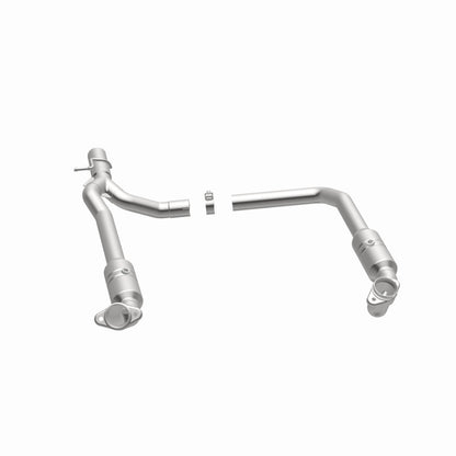 MagnaFlow Direct Fit Catalytic Converter 2009-2012 E-150 5.4 L Underbody