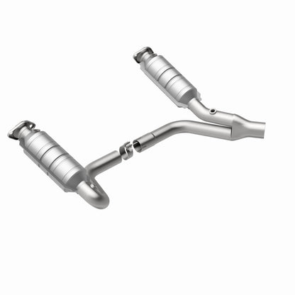 MagnaFlow Direct Fit Catalytic Converter Raider 2006 8 4.7L
