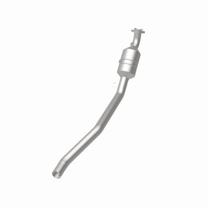 MagnaFlow Direct Fit Catalytic Converter 2006-2011 R350 3.5 L Underbody