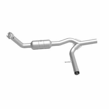 MagnaFlow Direct Fit Catalytic Converter F-150 04-06 8 4.6L
