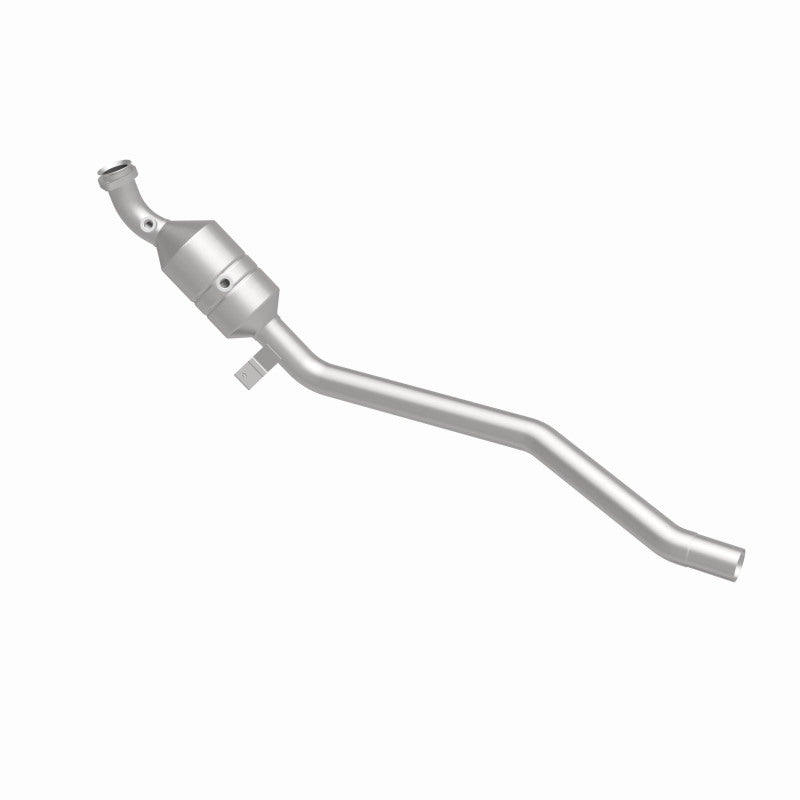 MagnaFlow Direct Fit Catalytic Converter 2006-2011 R350 3.5 L Underbody