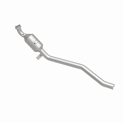 MagnaFlow Direct Fit Catalytic Converter 2006-2011 R350 3.5 L Underbody