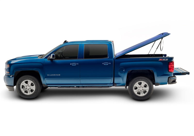 UnderCover 18-19 Toyota Tacoma 5ft Lux Bed Cover - Calvary Blue (Req Factory Deck Rails)