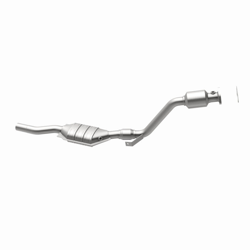 MagnaFlow Direct Fit Catalytic Converter 03 Volkswagen Passat 2.8L