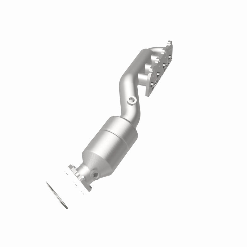 MagnaFlow Direct Fit Catalytic Converter 02-04 Volkswagen Passat 4.0L