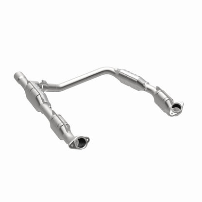 MagnaFlow Direct Fit Catalytic Converter 06 Ford E350 Van 5.4L