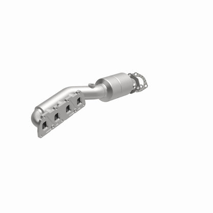 MagnaFlow Direct Fit Catalytic Converter 02-04 VW Passat 4.0L