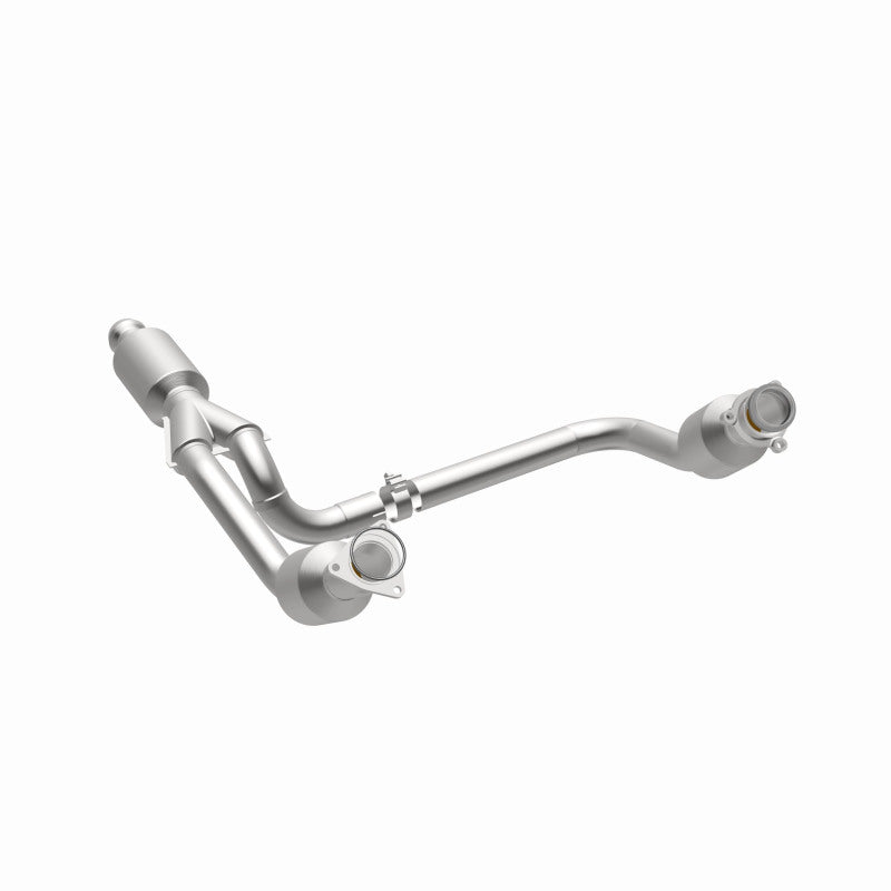 MagnaFlow 14-15 Chevrolet Silverado 1500 5.3L Direct-Fit Catalytic Converter
