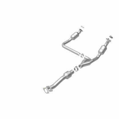 MagnaFlow Direct Fit Catalytic Converter 2011-2014 Express 1500 4.3L Underbody