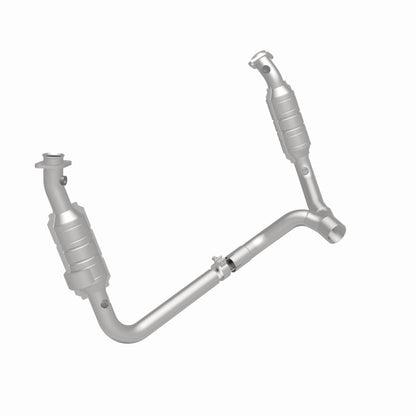 MagnaFlow Direct Fit Catalytic Converter 2006 Dodge RAM 1500 Pickup 5.7L Solid Front Axle
