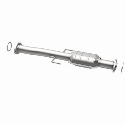 MagnaFlow Direct Fit Catalytic Converter 01-04 Toyota Tacoma 2.4L Rear