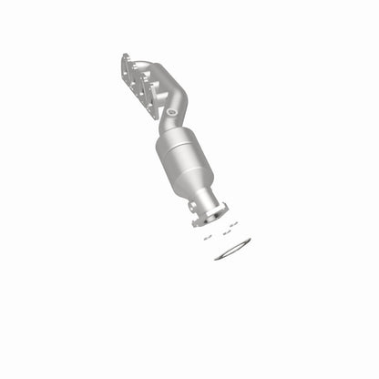 MagnaFlow Direct Fit Catalytic Converter 02-04 VW Passat 4.0L