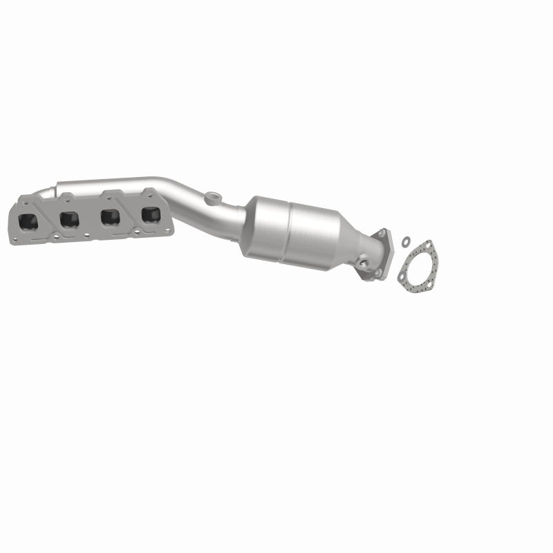 MagnaFlow Direct Fit Catalytic Converter 02-04 VW Passat 4.0L