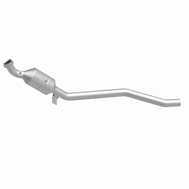 MagnaFlow Direct Fit Catalytic Converter 2006-2011 R350 3.5 L Underbody
