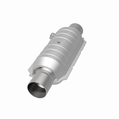 MagnaFlow Universal Catalytic Converter 2.50 OEM Angled O2