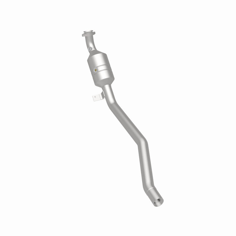MagnaFlow Direct Fit Catalytic Converter 2006-2011 R350 3.5 L Underbody