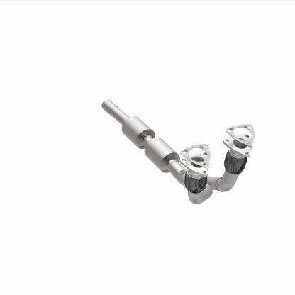 MagnaFlow Direct Fit Catalytic Converter 02-05 Golf 2.8L Underbody