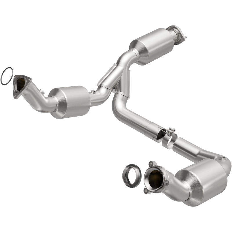 MagnaFlow 2021 Chevrolet Express 2500 4.3L Underbody Direct-Fit Catalytic Converter