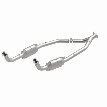 MagnaFlow Direct Fit Catalytic Converter OEM 2003 Land Rover Discovery Underbody