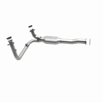 MagnaFlow Direct Fit Catalytic Converter California Grade 96-99 GM K/C 1500/2500 5.0L V8/4.3L V6