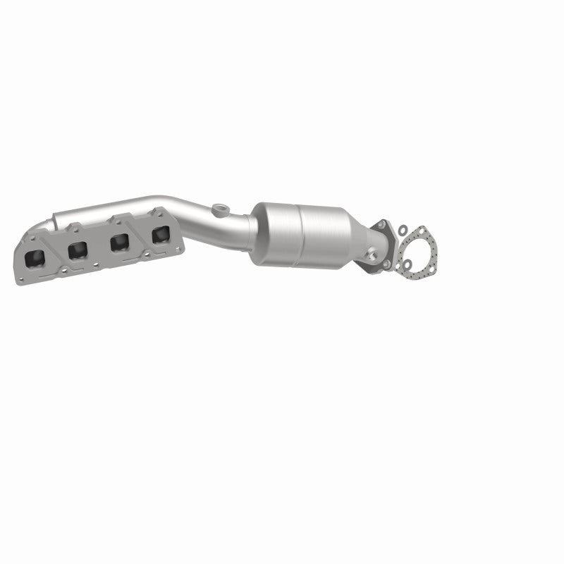 MagnaFlow Direct Fit Catalytic Converter 02-04 VW Passat 4.0L