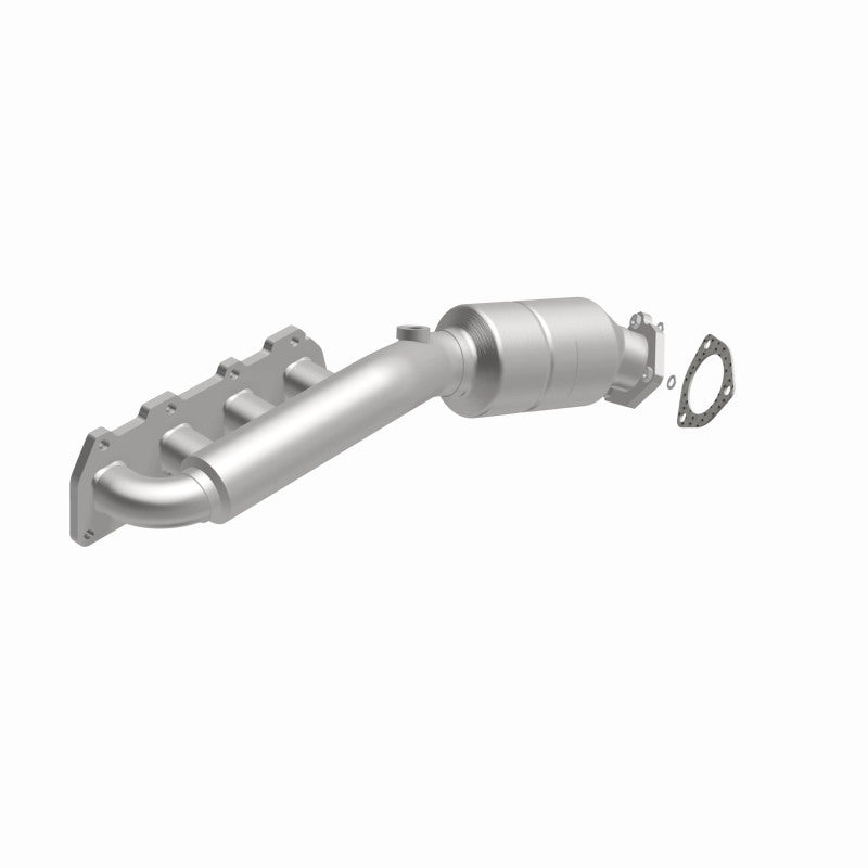 MagnaFlow Direct Fit Catalytic Converter 02-04 Volkswagen Passat 4.0L