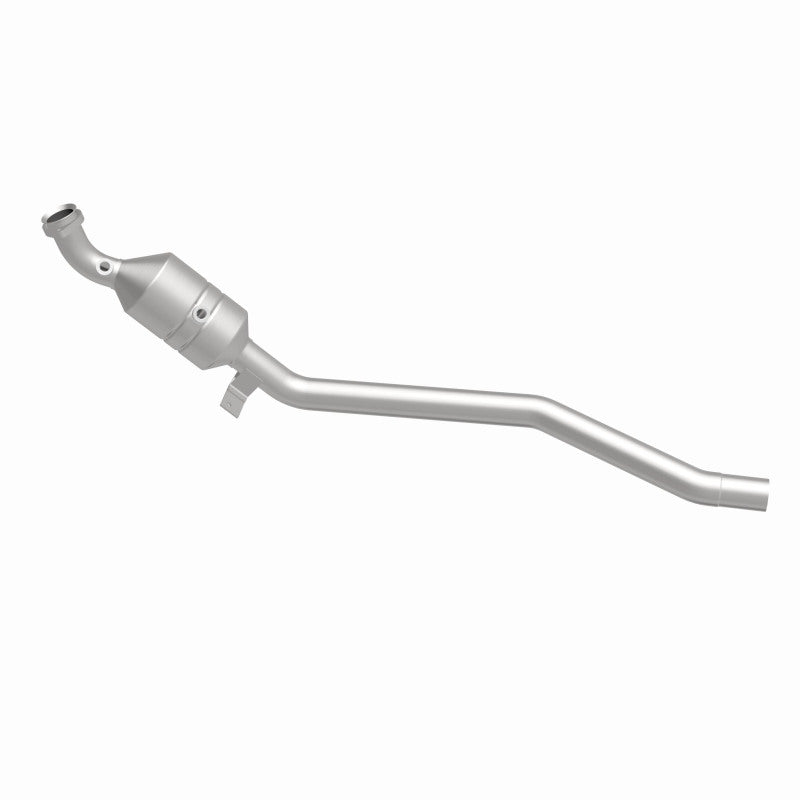 MagnaFlow Direct Fit Catalytic Converter 2006-2011 R350 3.5 L Underbody