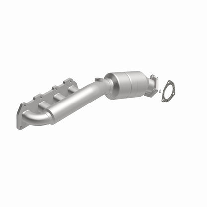 MagnaFlow Direct Fit Catalytic Converter 02-04 VW Passat 4.0L