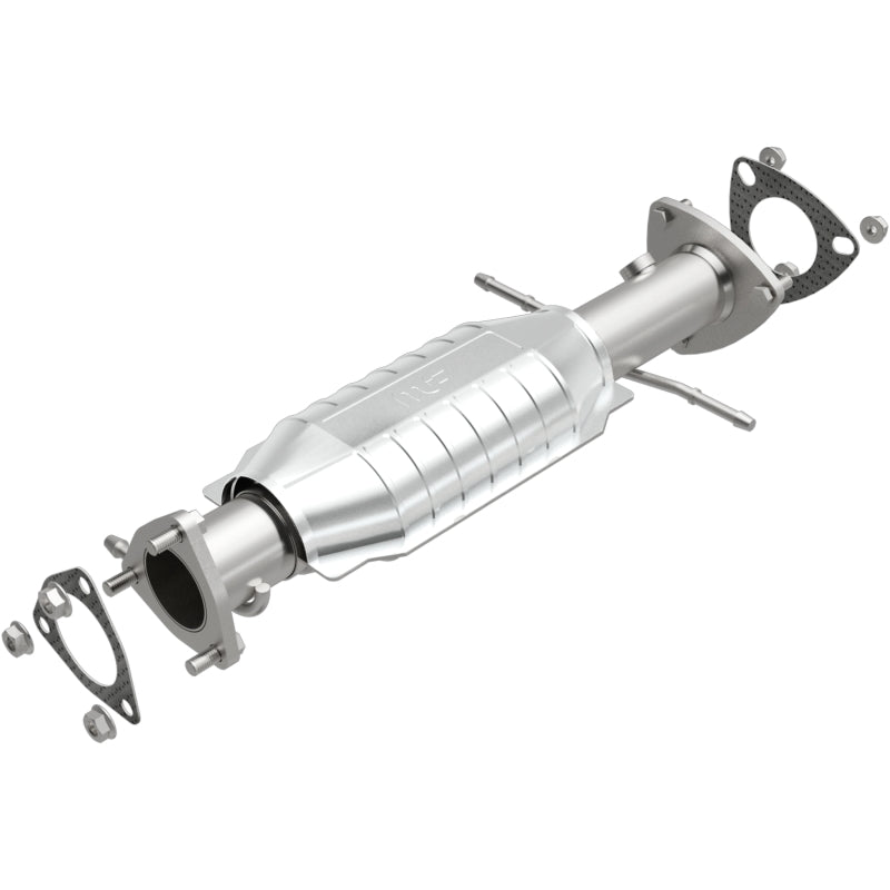 MagnaFlow Direct Fit Catalytic Converter 96-99 S10/Sanoma 4WD 4.3L