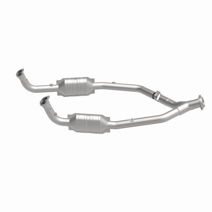 MagnaFlow Direct Fit Catalytic Converter OEM 2003 Land Rover Discovery Underbody