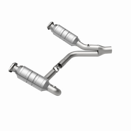 MagnaFlow Direct Fit Catalytic Converter Raider 2006 8 4.7L