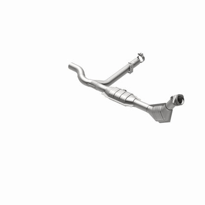 MagnaFlow Direct Fit Catalytic Converter 99-00 Ford F-150 4.6L