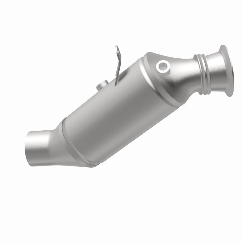 MagnaFlow Direct Fit Catalytic Converter 2015 BMW 640i/740i Underbody