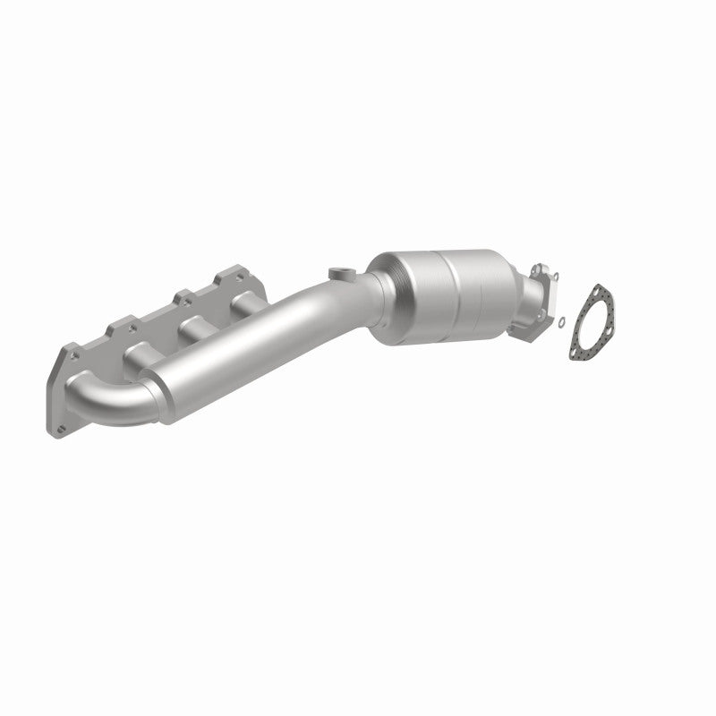 MagnaFlow Direct Fit Catalytic Converter 02-04 VW Passat 4.0L