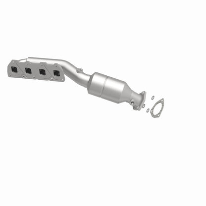 MagnaFlow Direct Fit Catalytic Converter 02-04 VW Passat 4.0L