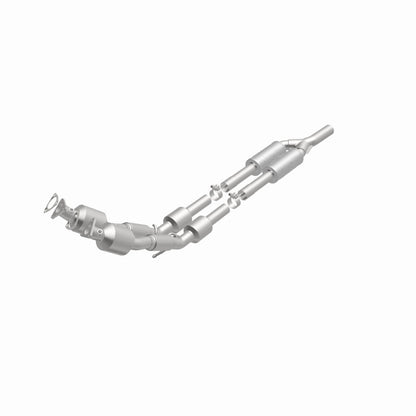 MagnaFlow Direct Fit Catalytic Converter 2012-2015 Passat (B7) 3.6L V6 OEM Grade