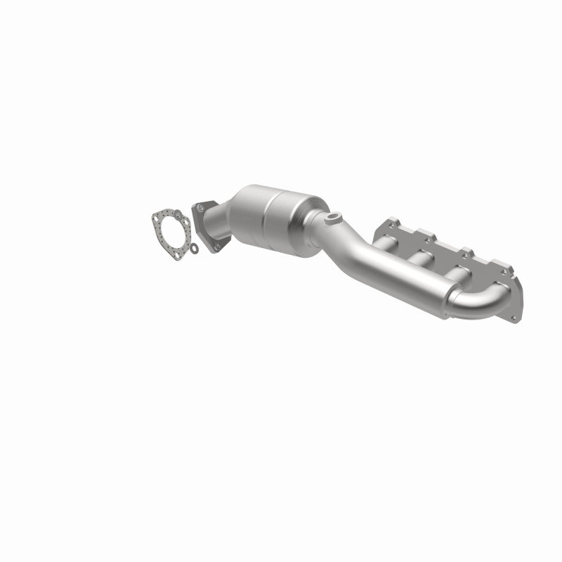 MagnaFlow Direct Fit Catalytic Converter 02-04 VW Passat 4.0L