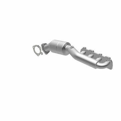 MagnaFlow Direct Fit Catalytic Converter 02-04 VW Passat 4.0L