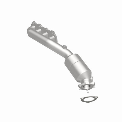 MagnaFlow Direct Fit Catalytic Converter 02-04 VW Passat 4.0L