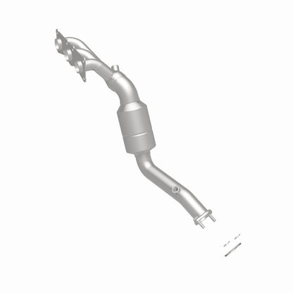 MagnaFlow Direct Fit Catalytic Converter 2008-2010 BMW 528i/528i xDrive 3.0L Underbody