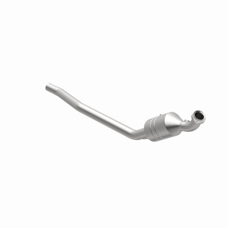 MagnaFlow Direct Fit Catalytic Converter 2006-2011 R350 3.5 L Underbody