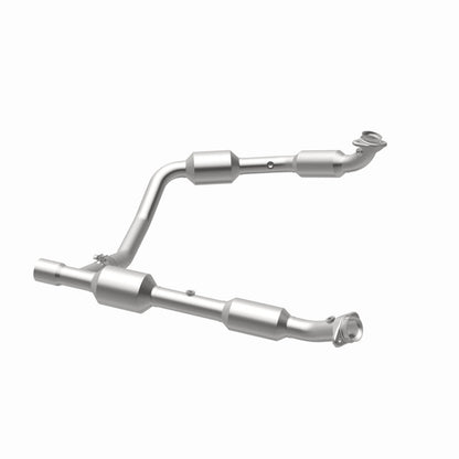 MagnaFlow Direct Fit Catalytic Converter 05-06 Ford E-350 Super Duty 5.4L