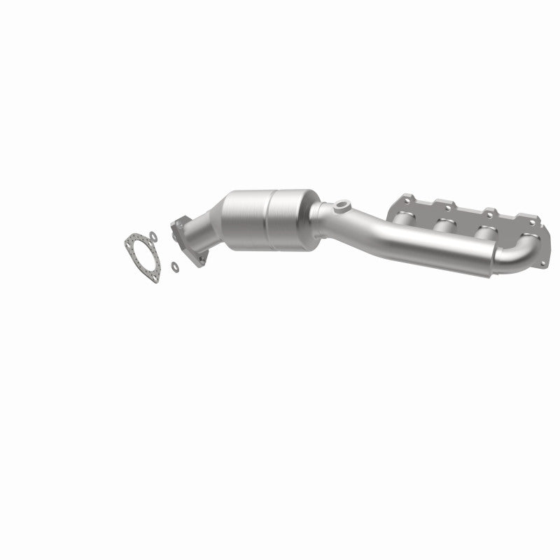 MagnaFlow Direct Fit Catalytic Converter 02-04 VW Passat 4.0L