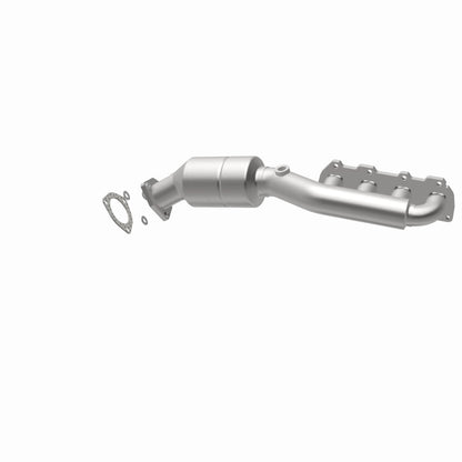 MagnaFlow Direct Fit Catalytic Converter 02-04 VW Passat 4.0L