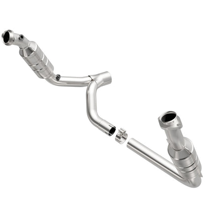MagnaFlow Direct Fit Catalytic Converter 2006 Dodge RAM 1500 Pickup 5.7L Solid Front Axle