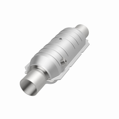 MagnaFlow Universal Catalytic Converter 2.50 OEM Angled O2
