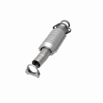 MagnaFlow Direct Fit Catalytic Converter 04 Toyota Sienna 3.3L