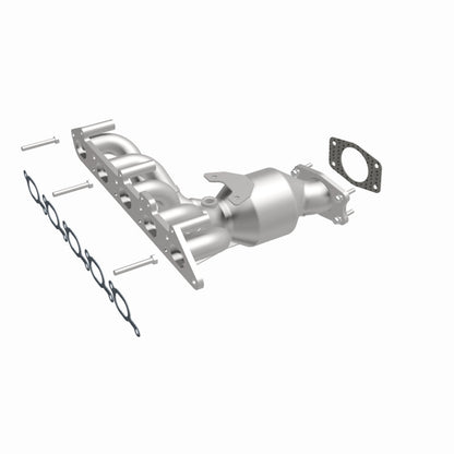 MagnaFlow Direct Fit Catalytic Converter 01-05 Volvo S60 2.4L / V70 2.4L